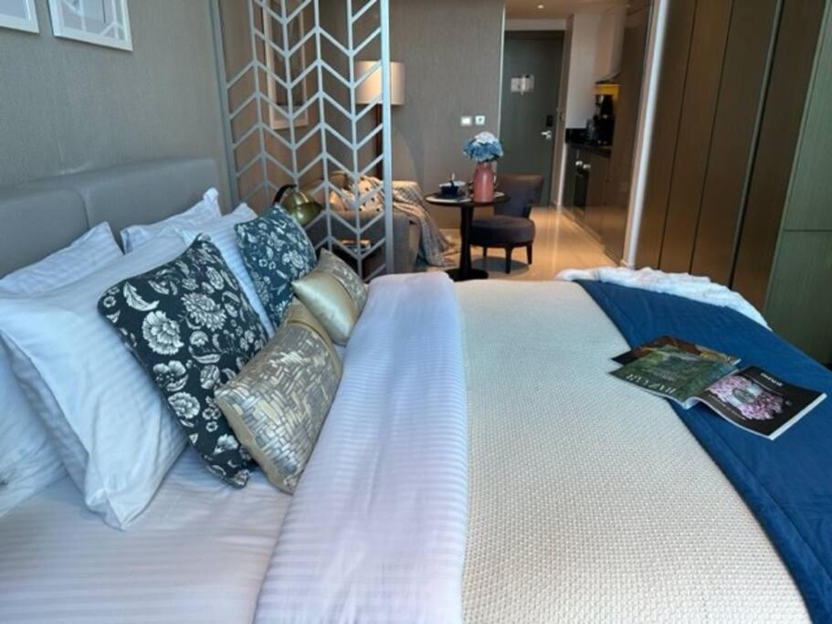 The Smart Concierge - Damac Maison Prive *