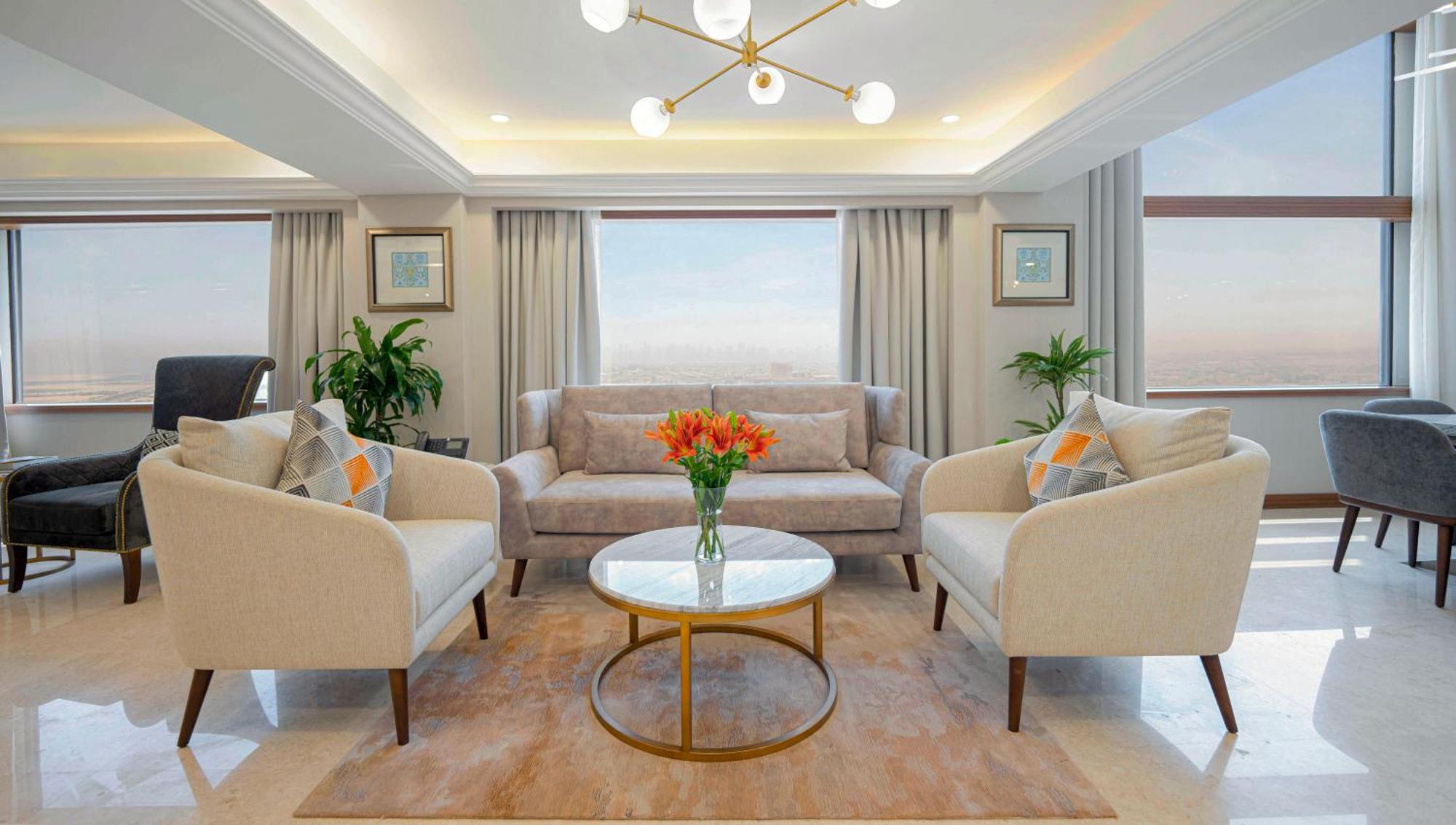 Hyatt Regency Galleria 4*