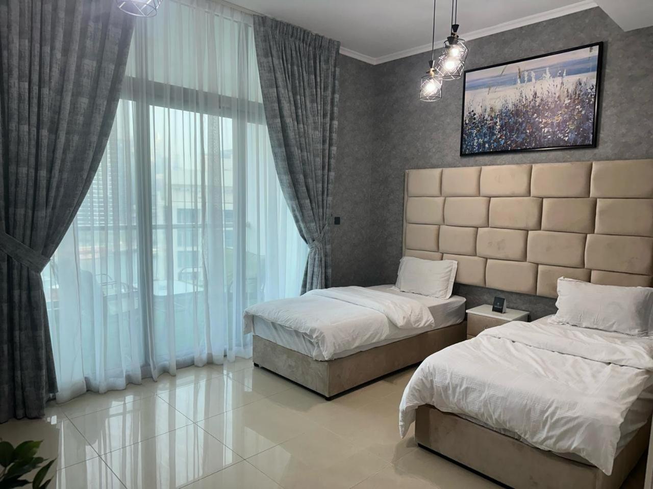Apartment Success Luxury - 5 Min Away Marina Corniche - Free Housekeeping Provided Everyday-24-7 Staff Available For Services Dubai