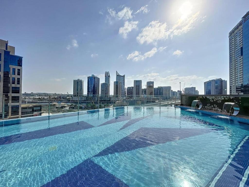 White Sage - Elite 1 Bedroom Apartment Dubai