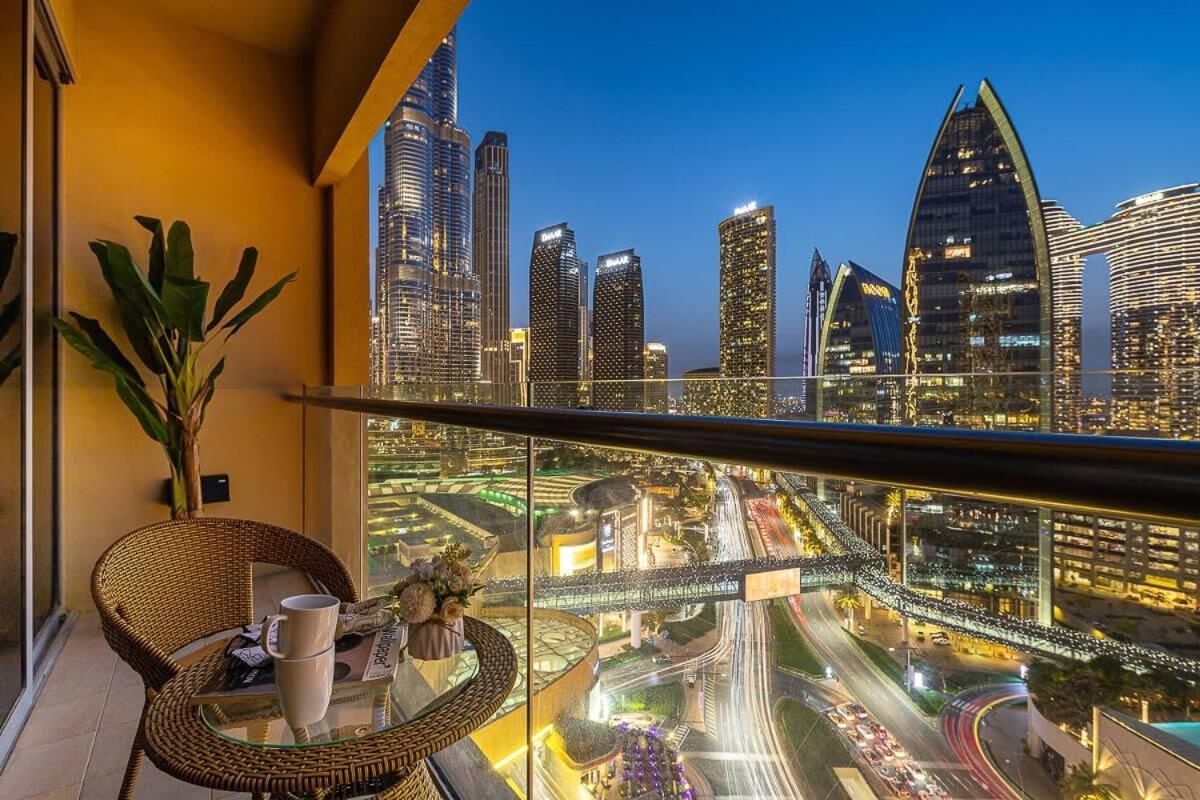 Frank Porter - Emaar Residences Fashion Avenue Apartment *