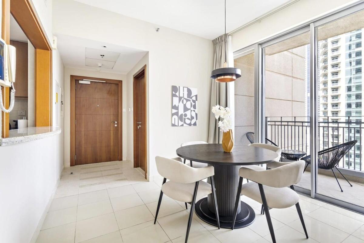 Silkhaus Burj Khalifa Walking Distance 1bdr In Downtown Apartment