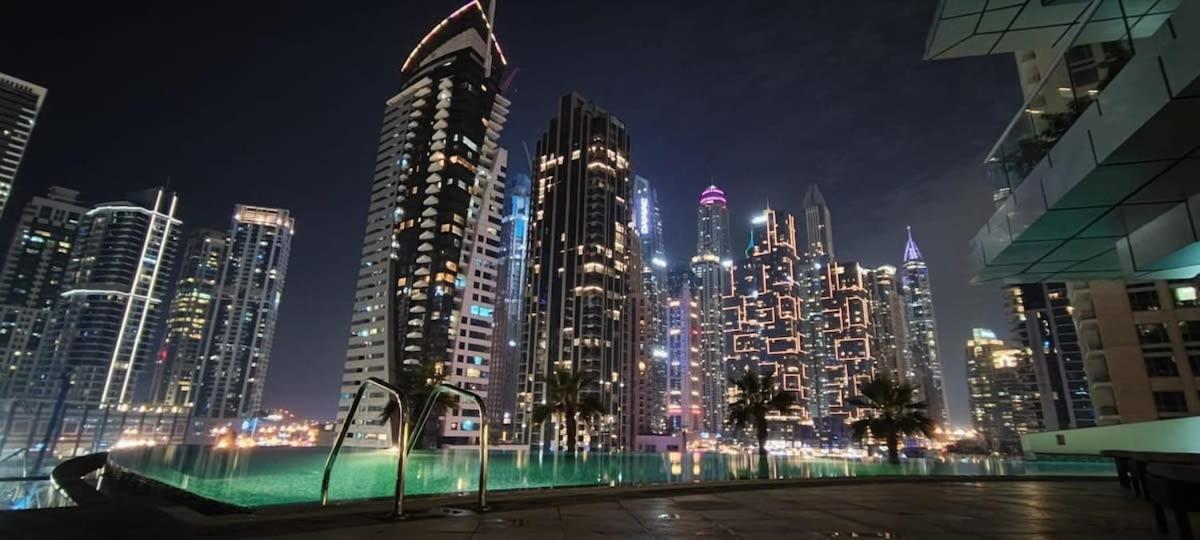 Silkhaus Ideal For Big Family, 5bdr With Private Roof Top Dubai