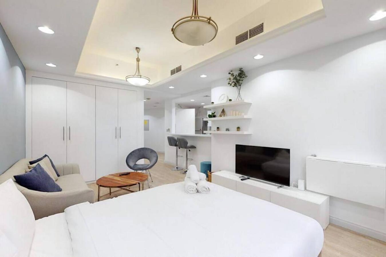 Offer! Spacious And Serene - - Jlt *