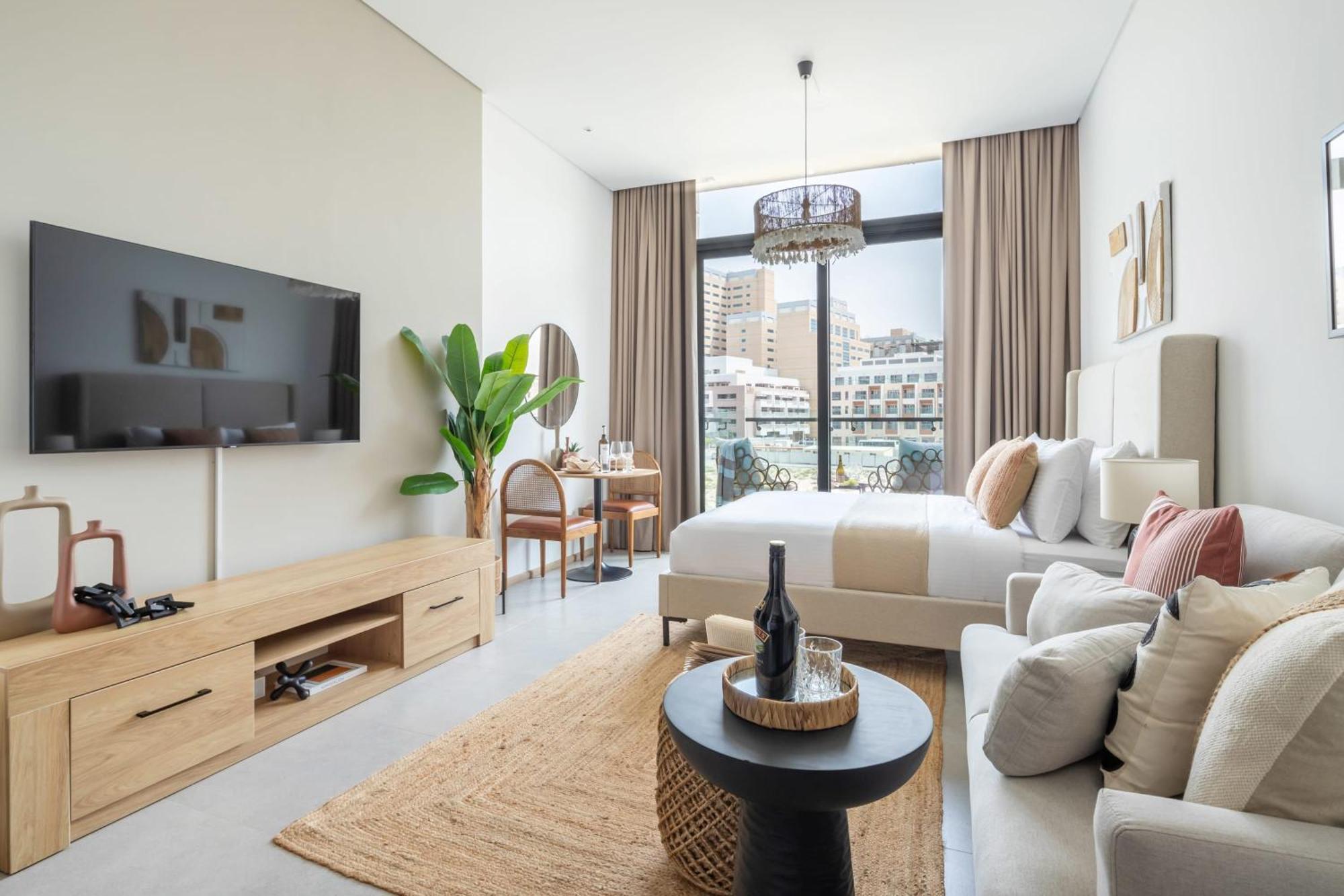 Frank Porter - Signature Livings Apartment Dubai
