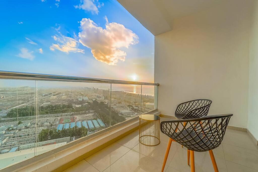 Apartment Huge 2 Bedroom With Arabian Sea View & Ain View Dubai