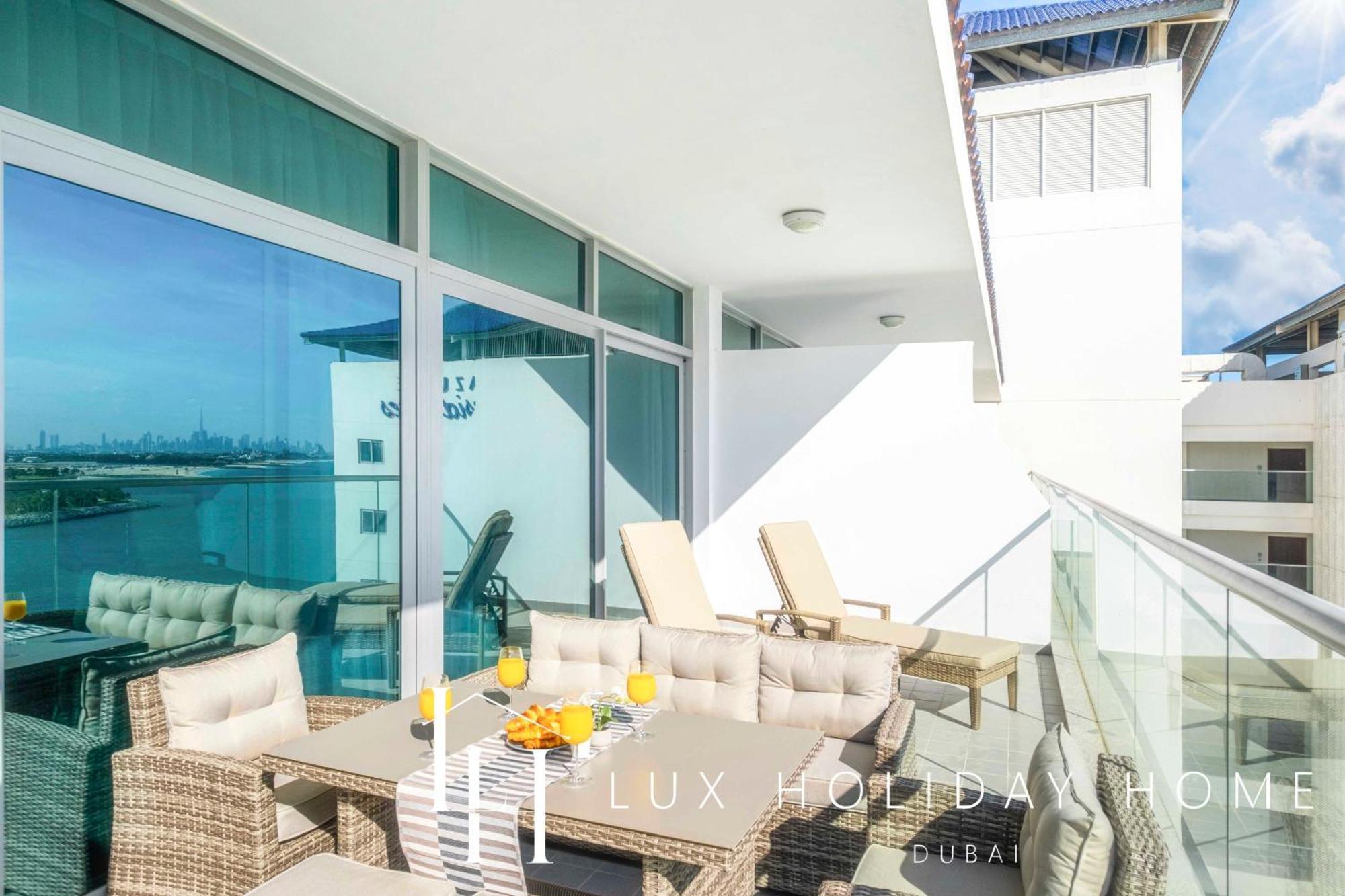Lux - Opulent Island Burj Khalifa View 2 Apartment Dubai