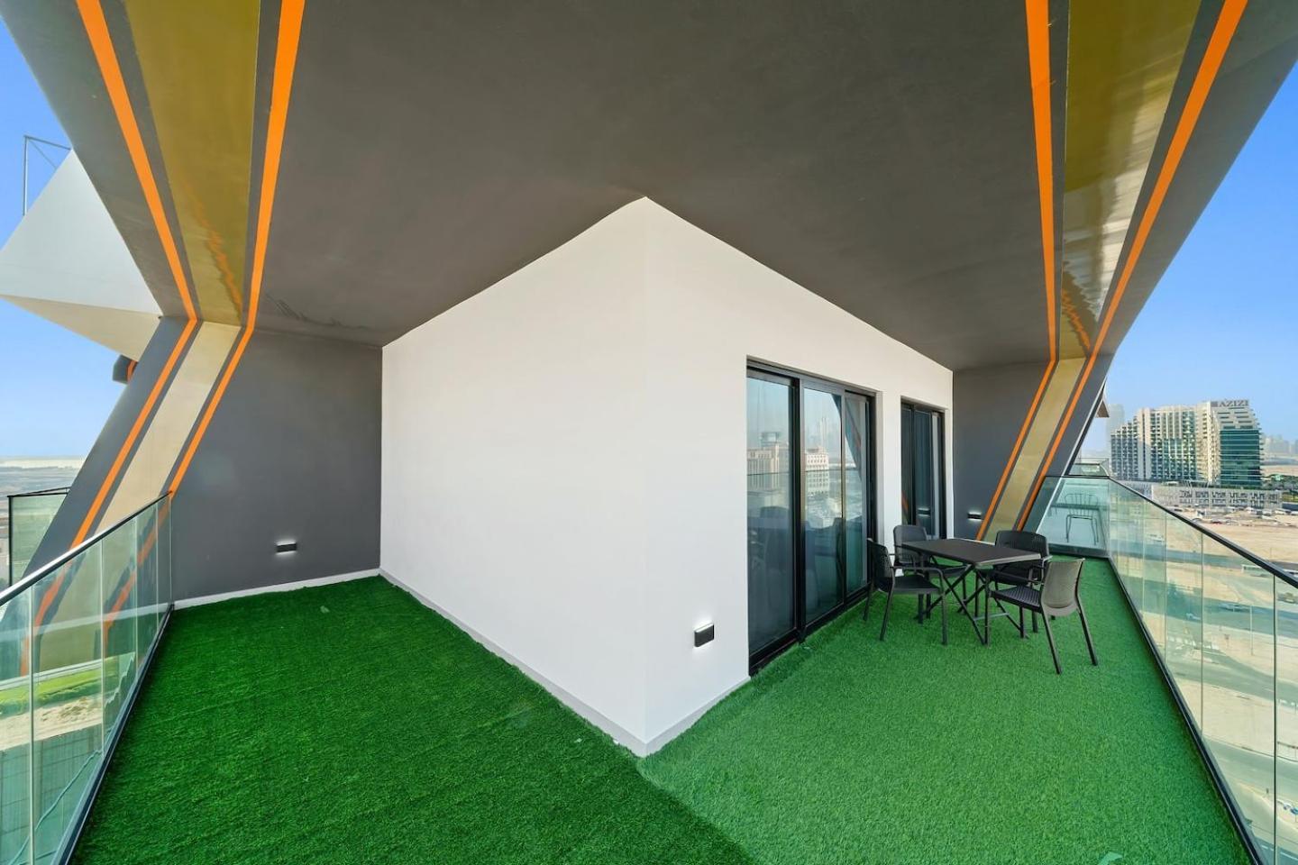 Stunning 3 Bedroom In Binghatti Creek Apartment Dubai