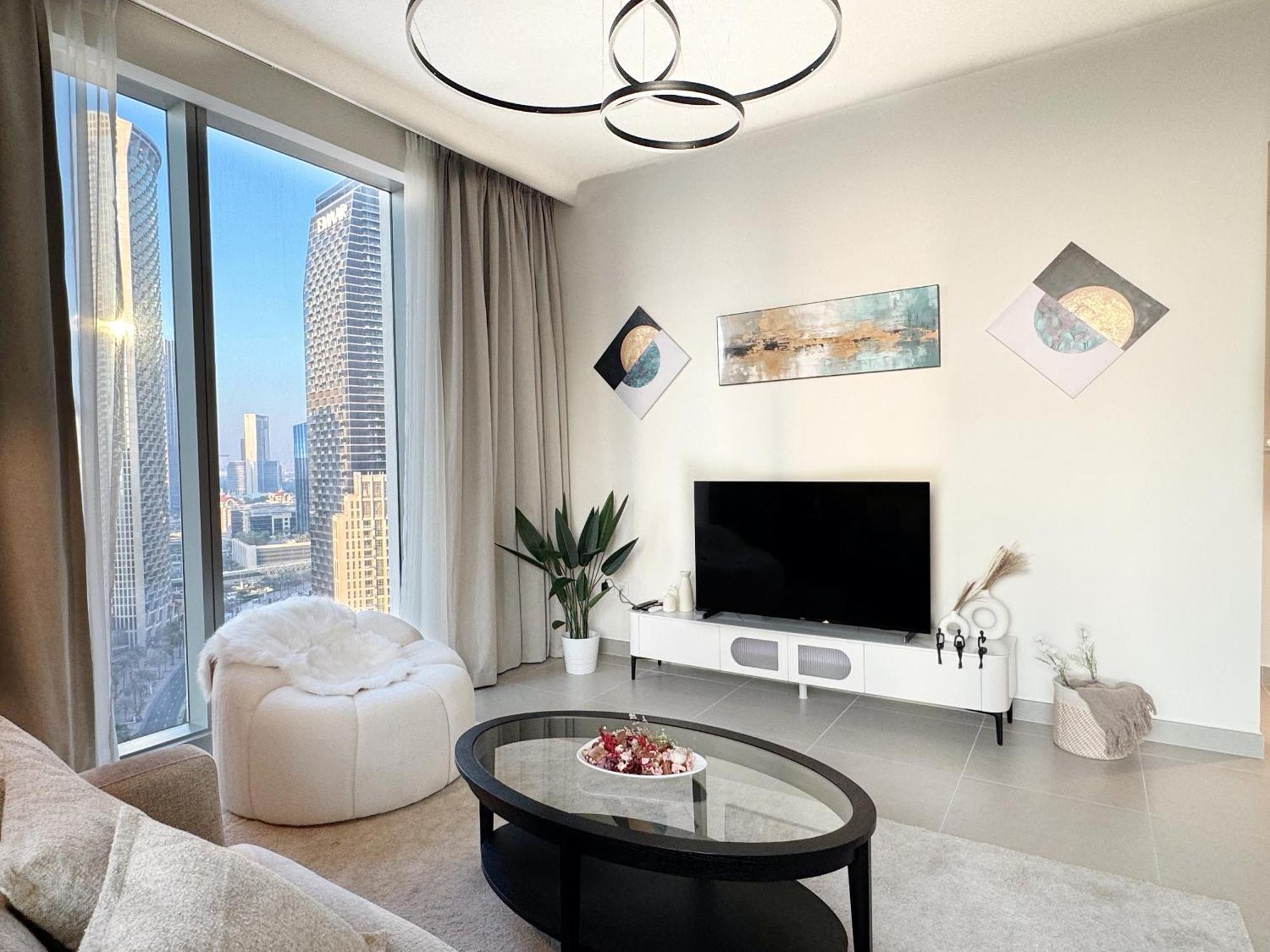 2br With Skyline Views At Forte Near Opera Apartment