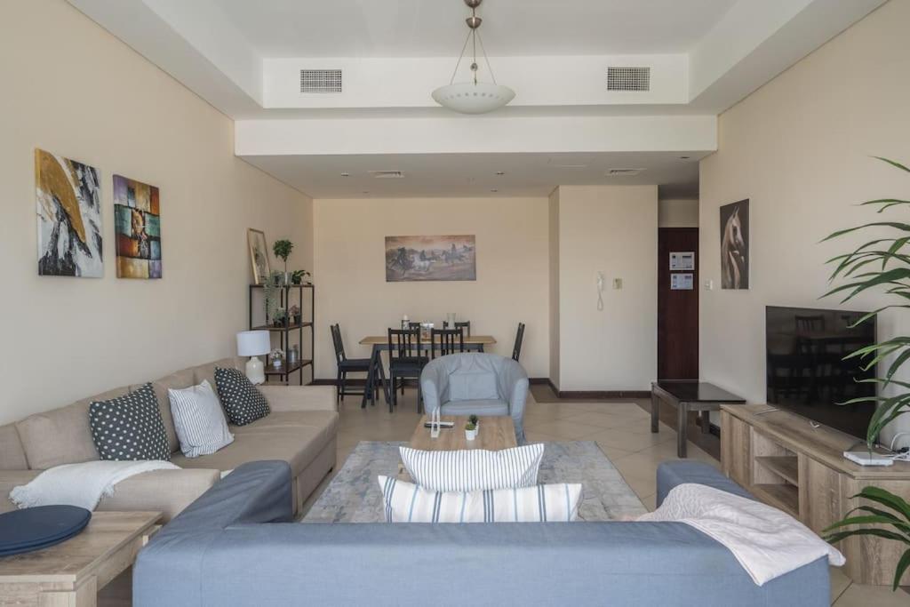 Higuests - Incredible Views In Deira 5-min To Airport Apartment *