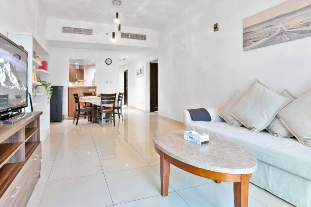 2bedroom/3bath, Daily Maid, 1 Min To Dmcc Metro * Dubai