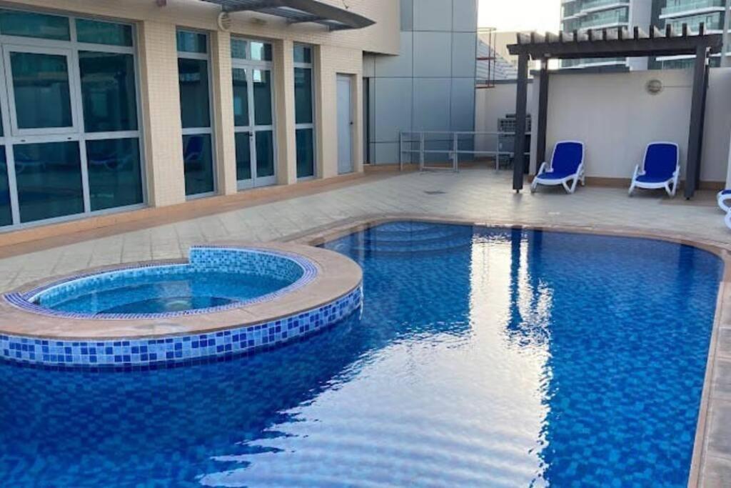 2bedroom/3bath, Daily Maid, 1 Min To Dmcc Metro