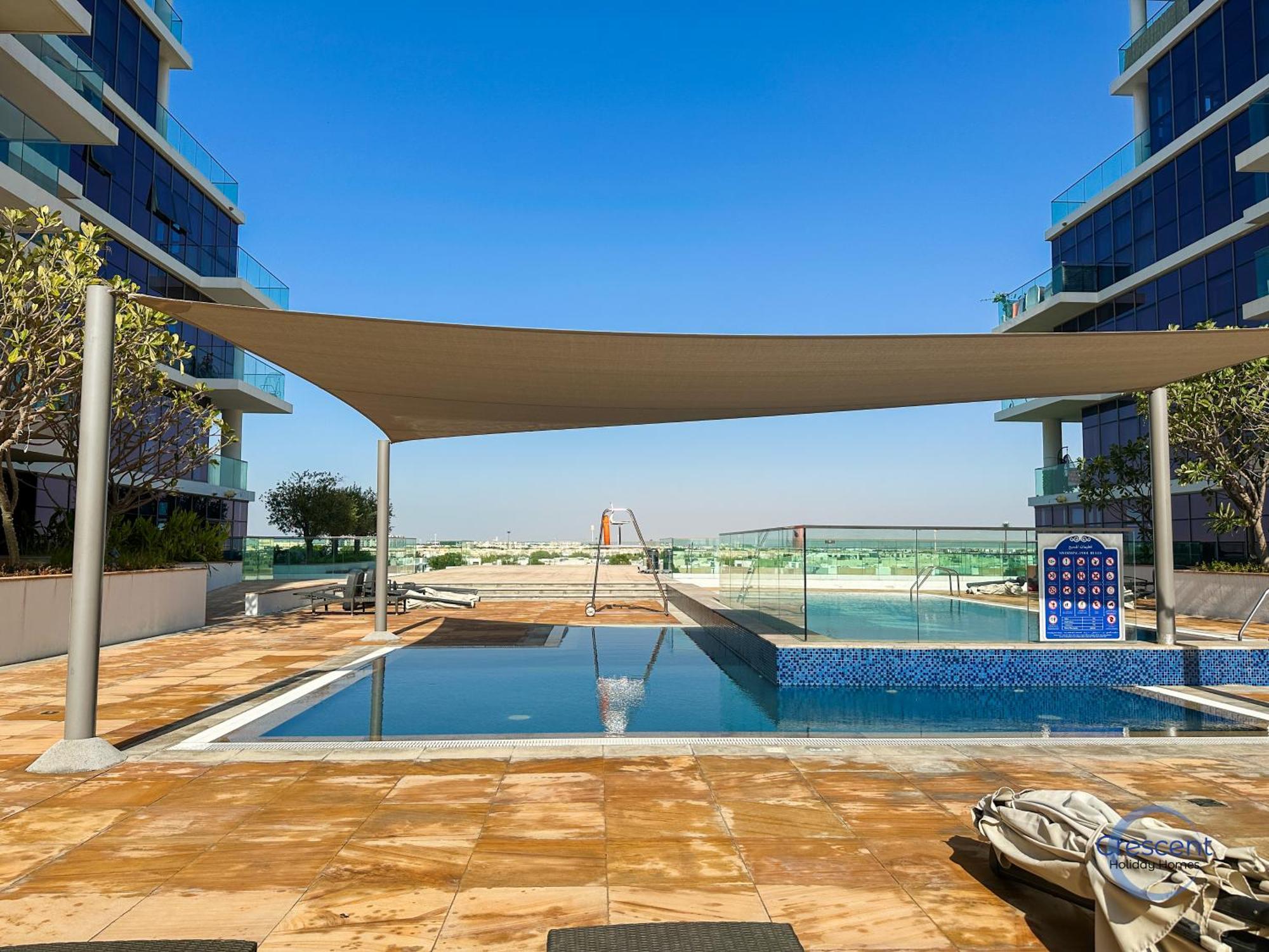 Breathtaking View 2 Bed Study Apartment *