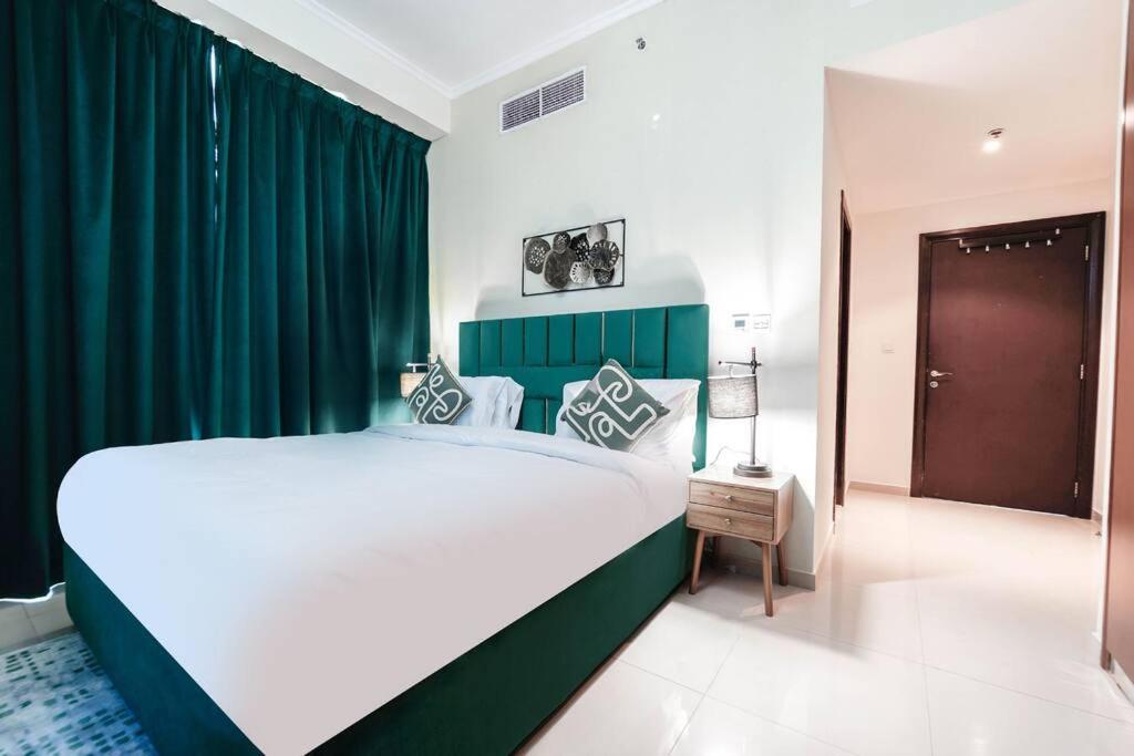 Apartment Huge 2 Bedroom With Arabian Sea View & Ain View