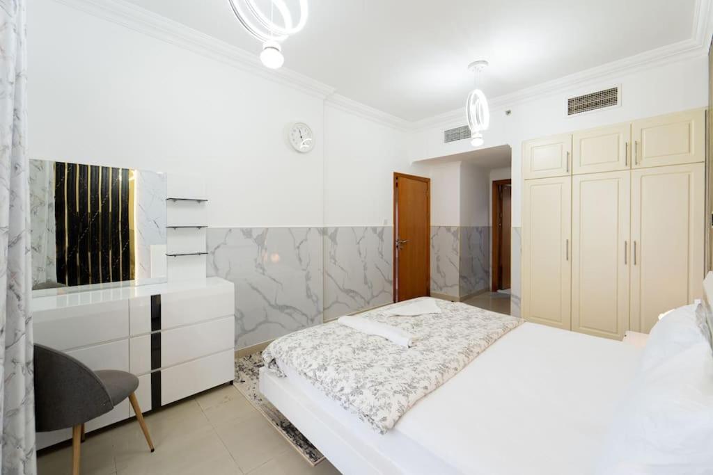 Apartment Lux Full Sea View 2br Near Jbr And Metro Dubai