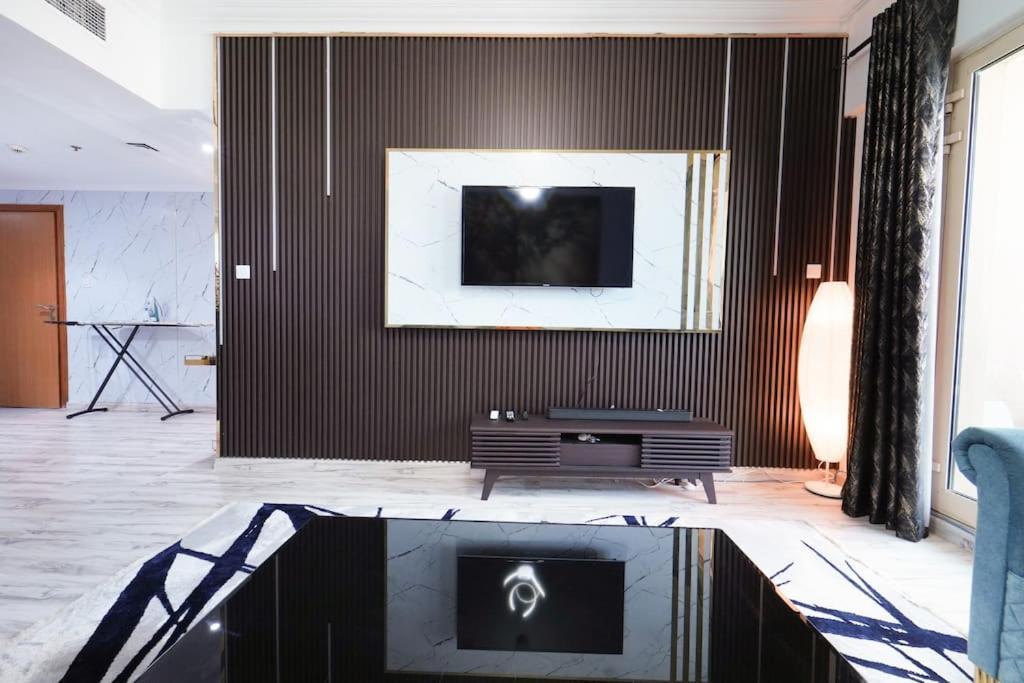 Apartment Lux Full Sea View 2br Near Jbr And Metro Dubai