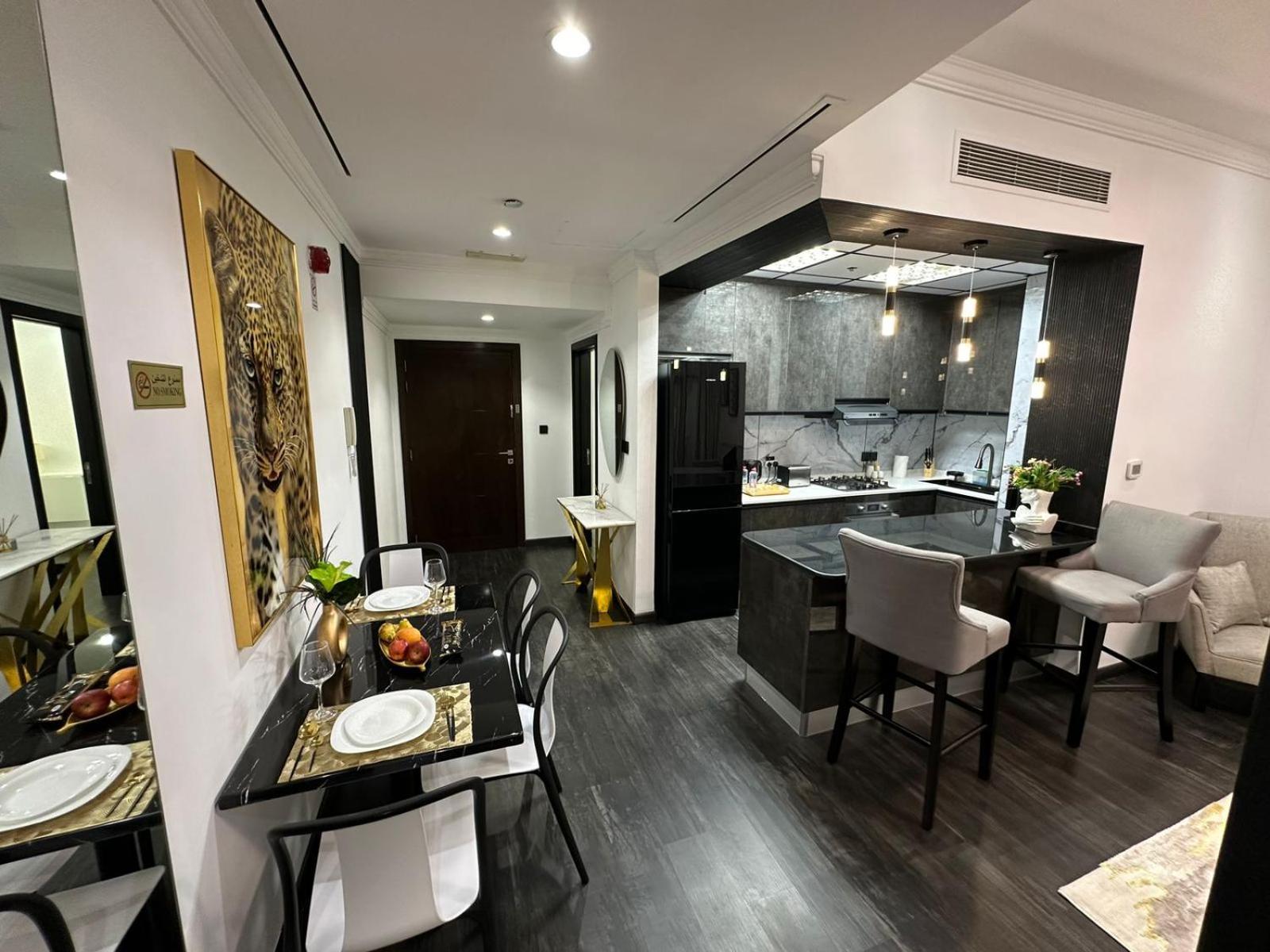 In The Luxury Marina Crown Tower Walk To Barasti Apartment *