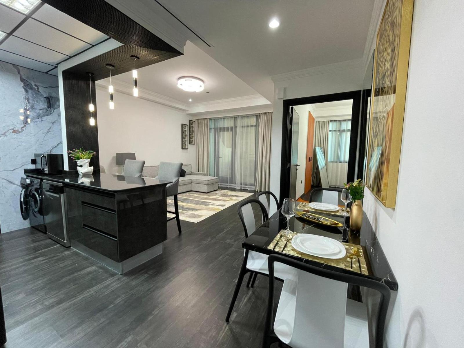 Apartment In The Luxury Marina Crown Tower Walk To Barasti Dubai