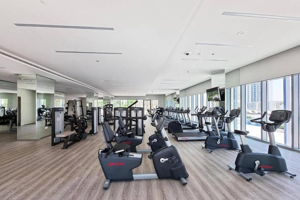 Apartment Stunning 1br At Harbour Views Creek Dubai