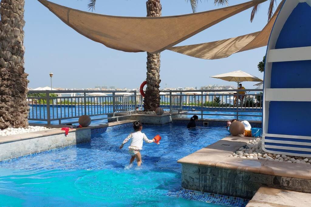 Sea Facing Large Beachfront Palm Jumeirah *
