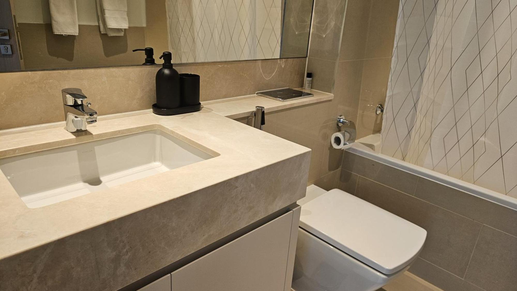 Apartment Mh- Act Tower - Downtown 1bhk-ref4606 *