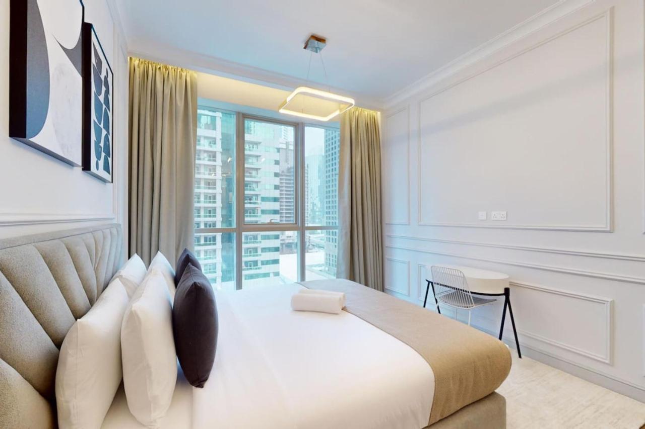 Torch Tower - Glamorous Two Bedroom Apartment Dubai