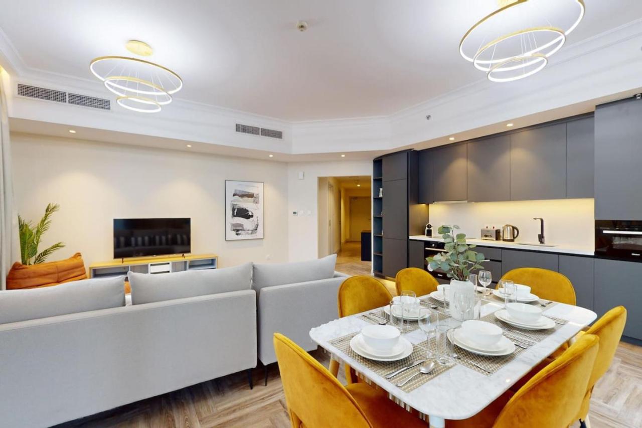 Torch Tower - Glamorous Two Bedroom Apartment