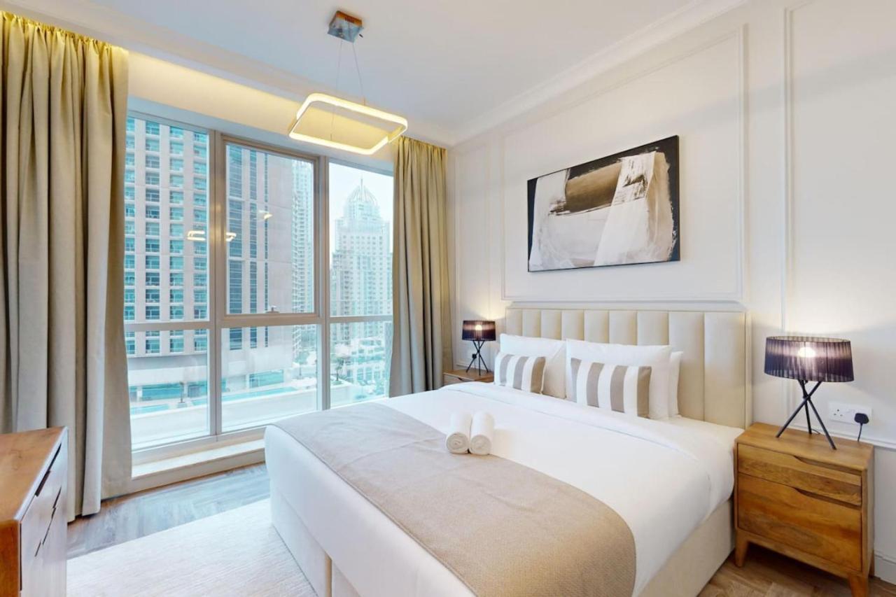 Torch Tower - Glamorous Two Bedroom *