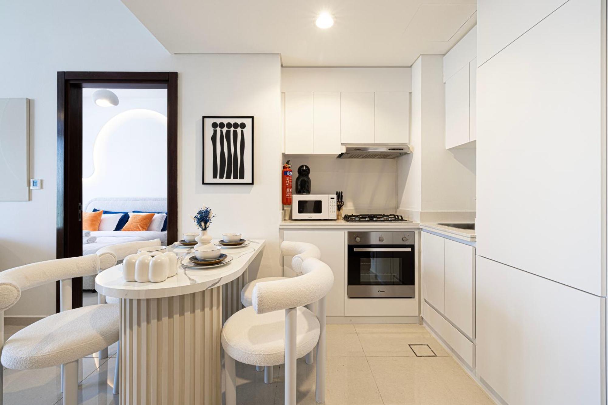 New Designed 2-br Downtown
