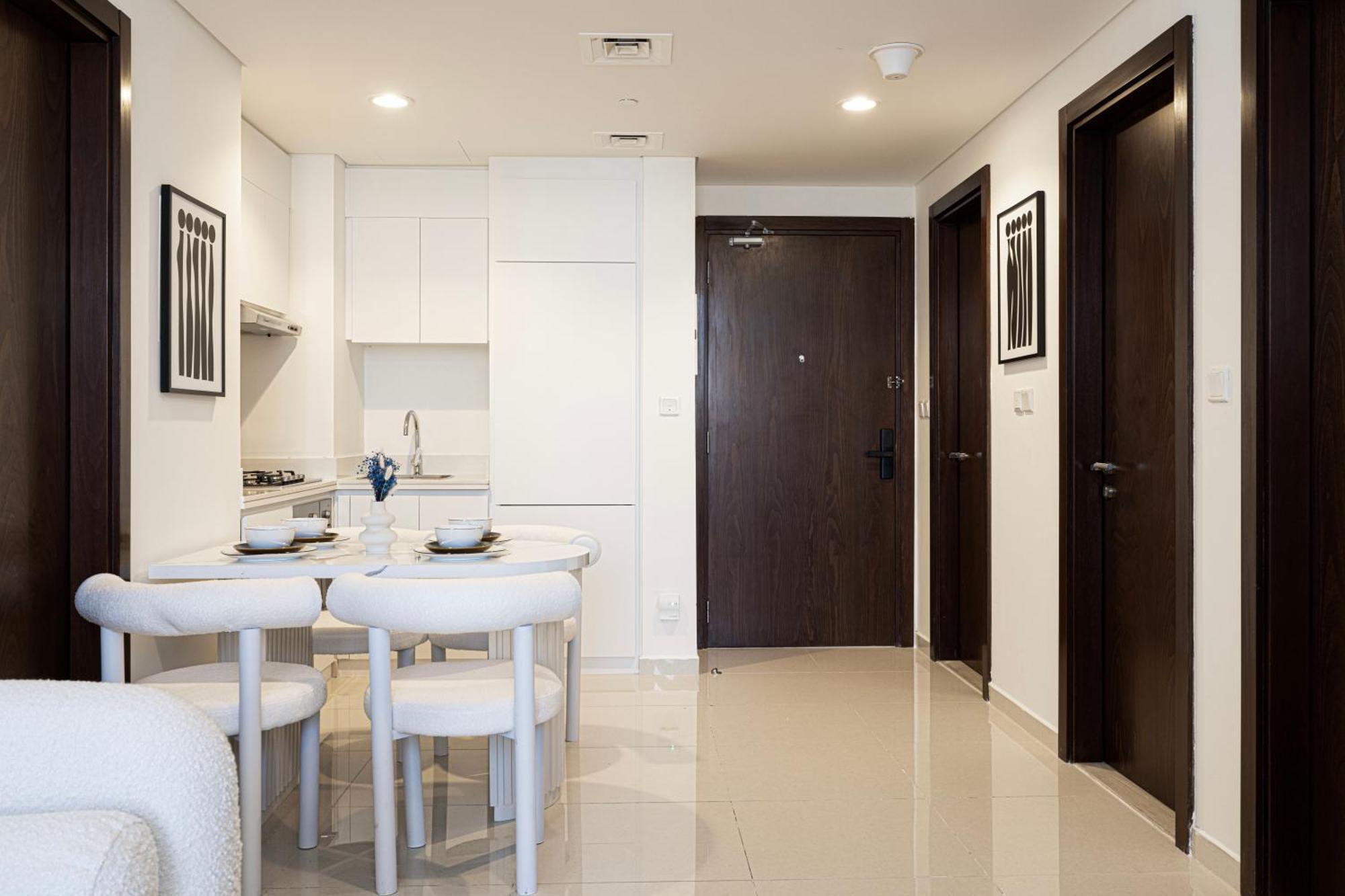 Apartment New Designed 2-br Downtown Dubai