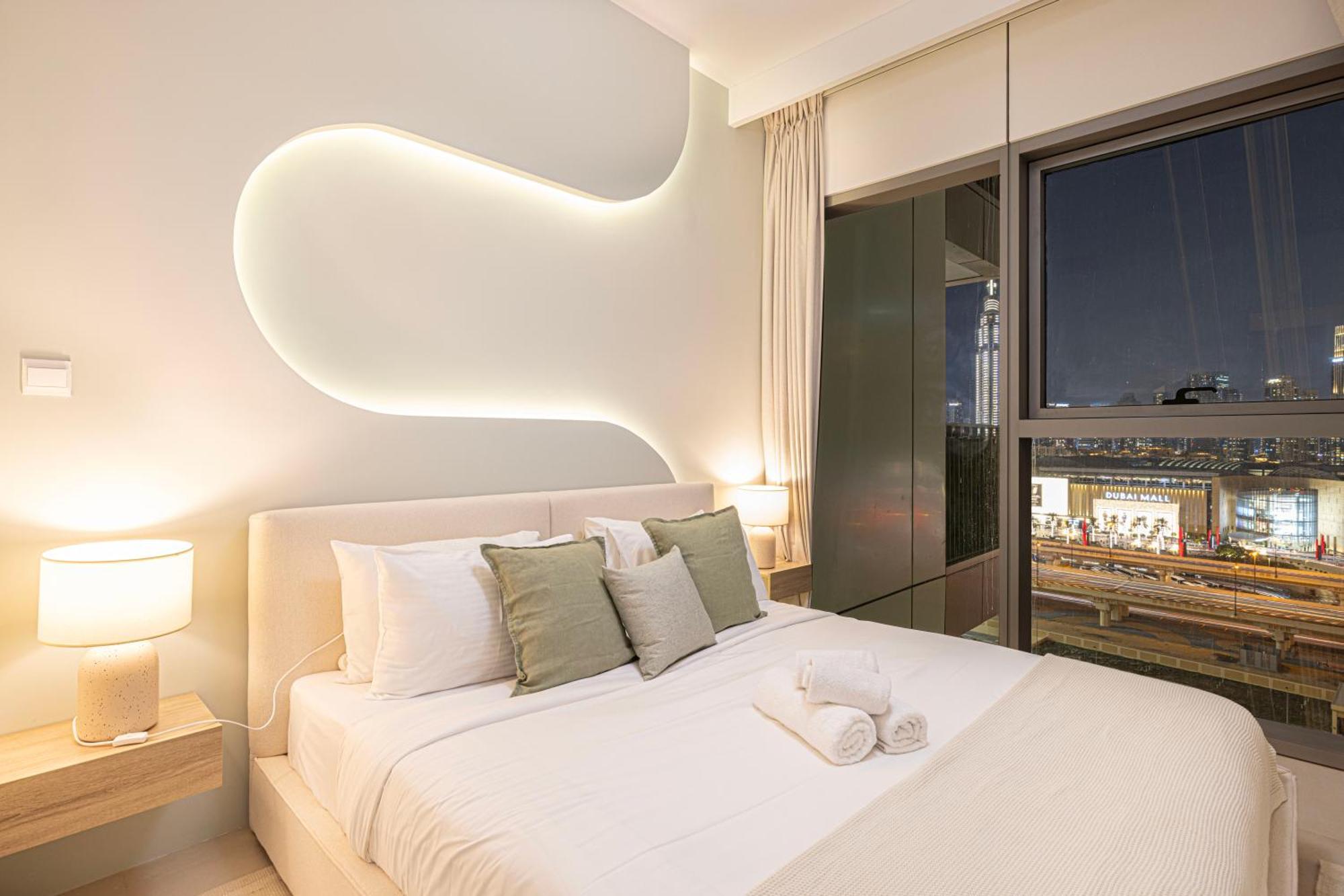 Burj Khalifa View, 2 Balcony W Lounge, Mall Access, Gym, Infinity-pool, Playground, Bbq, Family Friendly Apartment Dubai