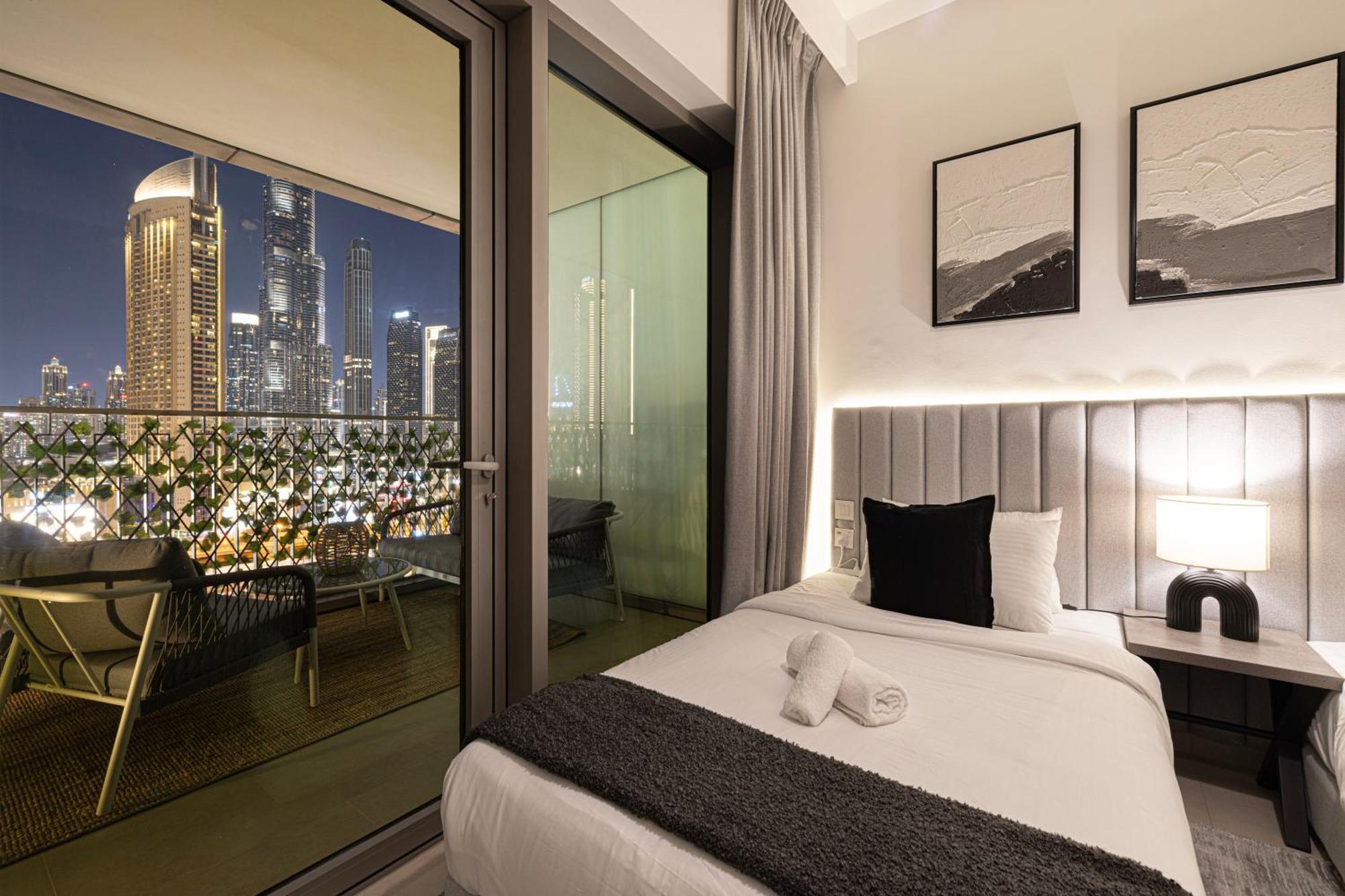 Apartment Burj Khalifa View, 2 Balcony W Lounge, Mall Access, Gym, Infinity-pool, Playground, Bbq, Family Friendly