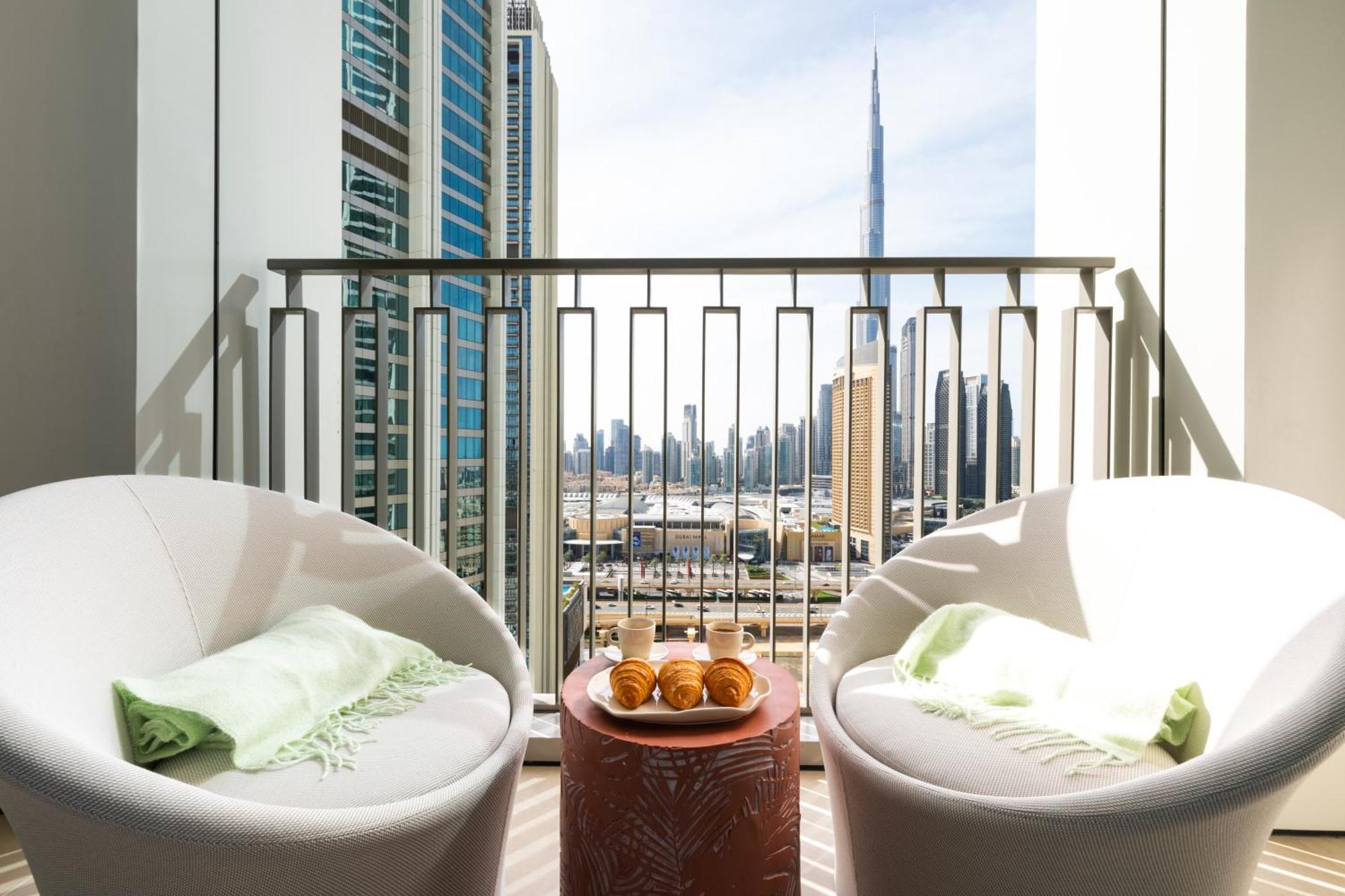 Stunning 2 Bedroom With Burj Views In Walking Distance To Mall Apartment