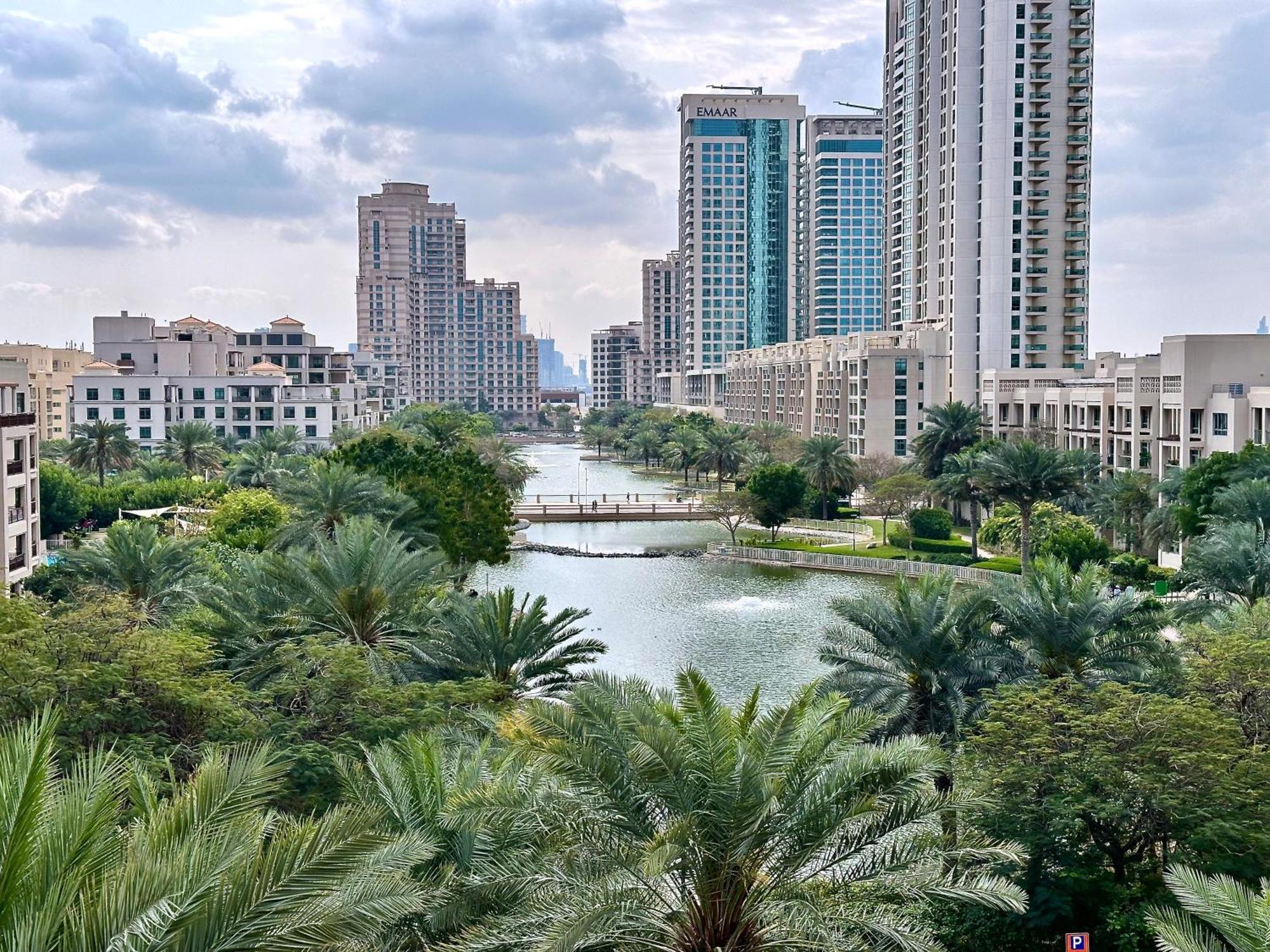 Apartment Lux I Tower I Lakes View Dubai
