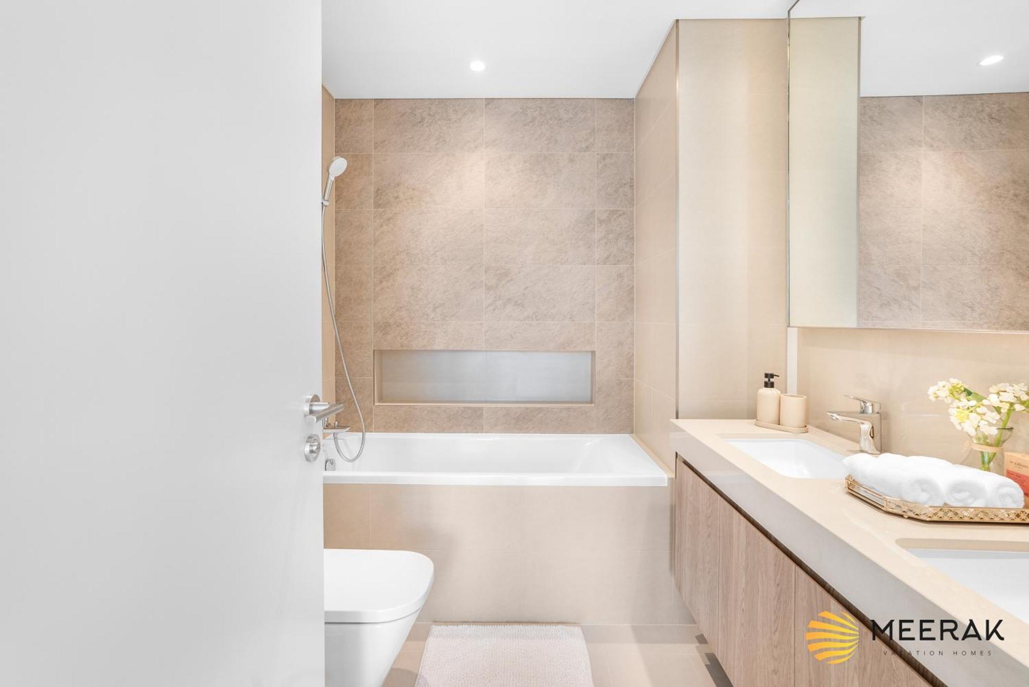 Meerak Homes - Burj Khalifa And Fountain View Downtown Elegance 2 Bed , Free Wifi, Parking, Gym And Pool Apartment