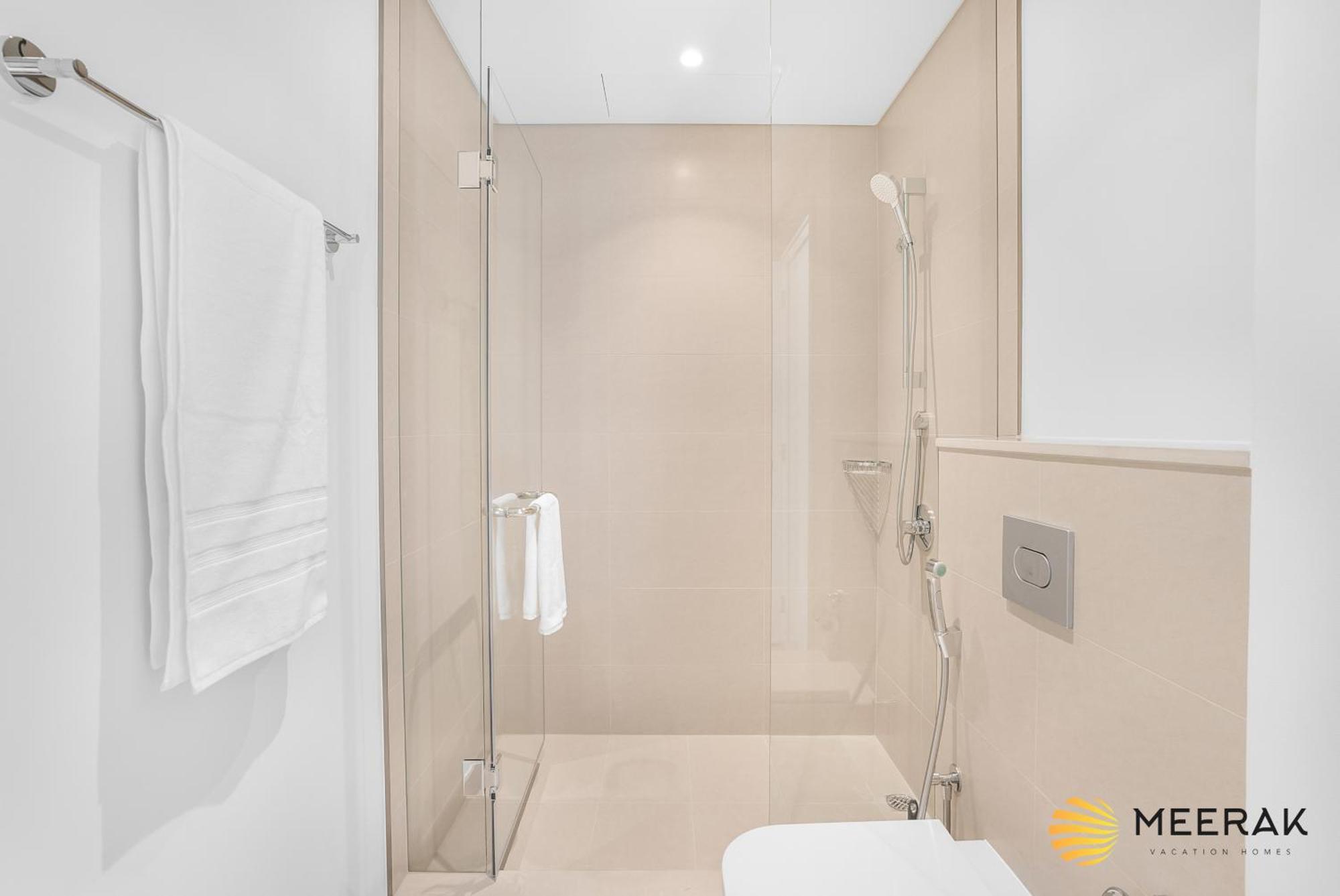 Meerak Homes - Burj Khalifa And Fountain View Downtown Elegance 2 Bed , Free Wifi, Parking, Gym And Pool Apartment