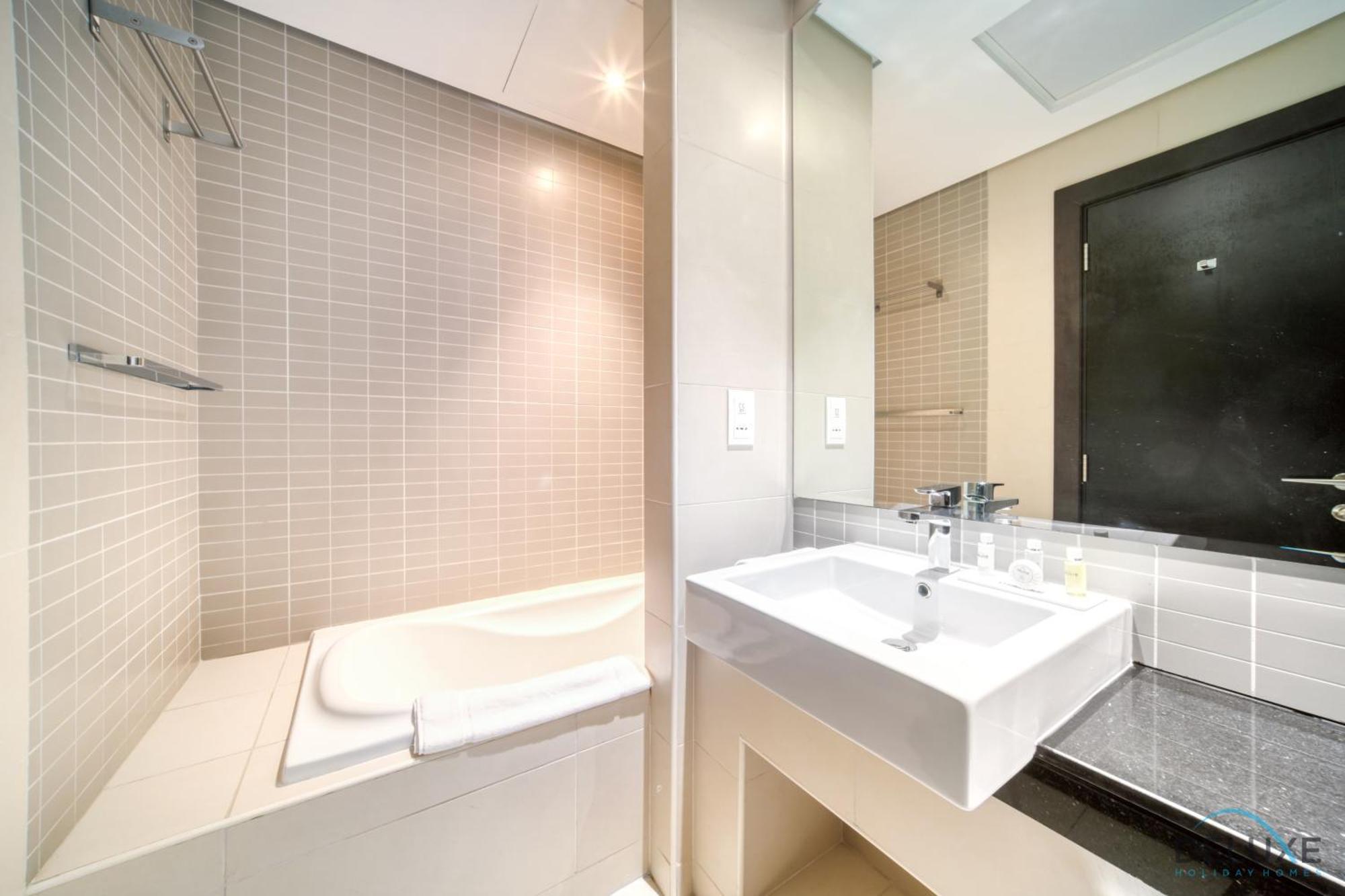 Beautiful 2br At Silverene Towers A Marina By Deluxe Homes Apartment *