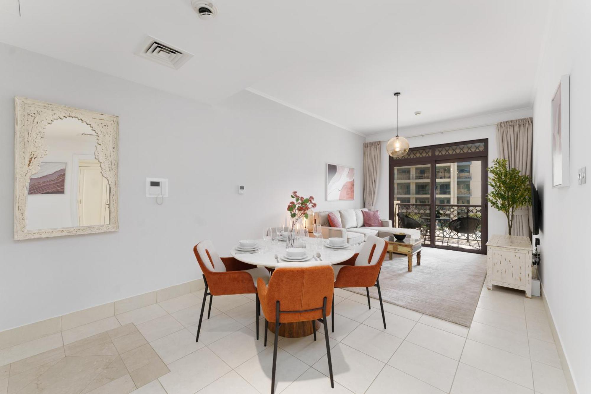Apartment Living Chic 1 Bedroom *