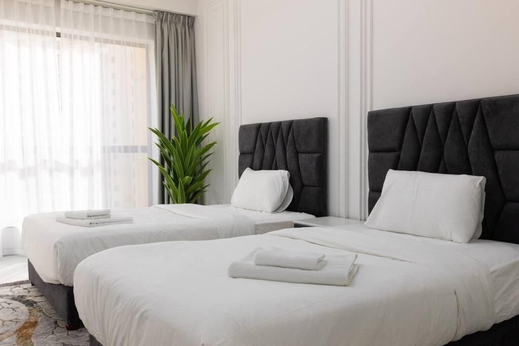 Stylish 3bdr In Rimal 2 Jbr Dubai