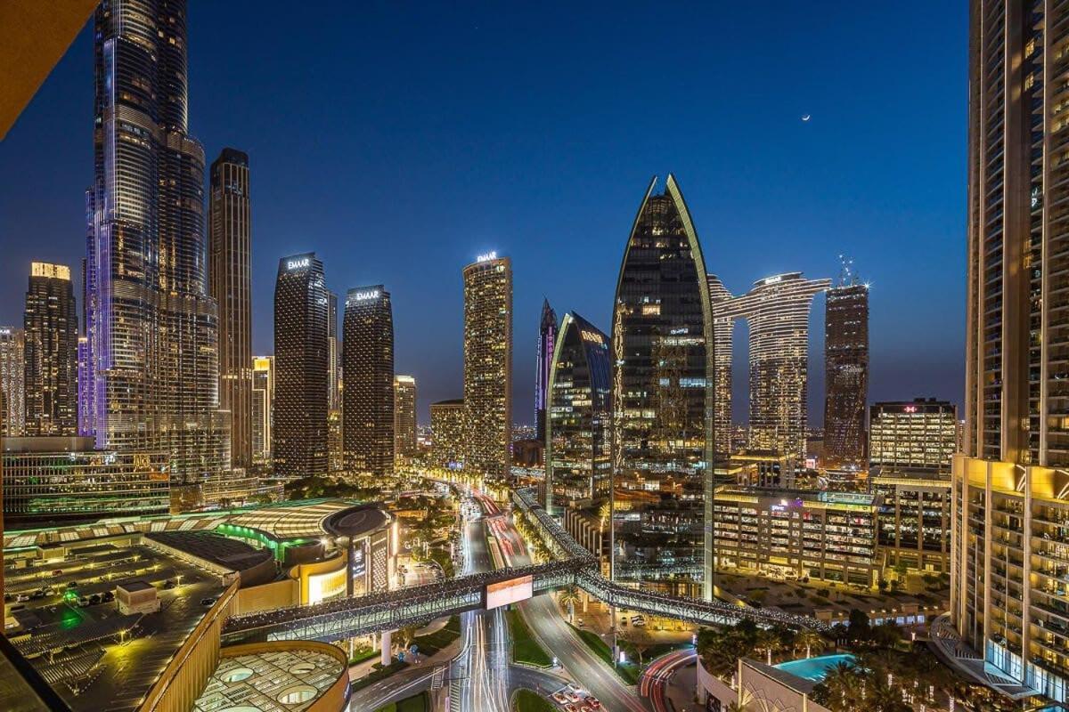 Frank Porter - Emaar Residences Fashion Avenue Apartment Dubai