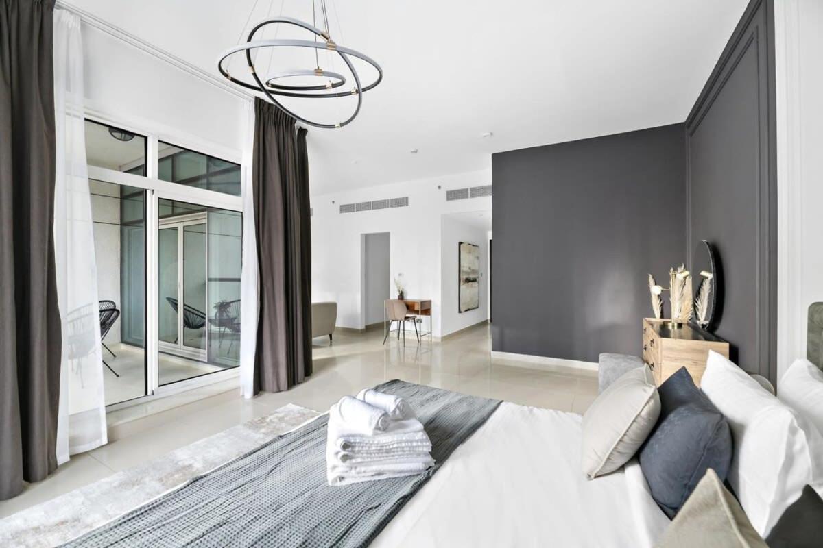 Silkhaus Ideal For Big Family, 5bdr With Private Roof Top Apartment *