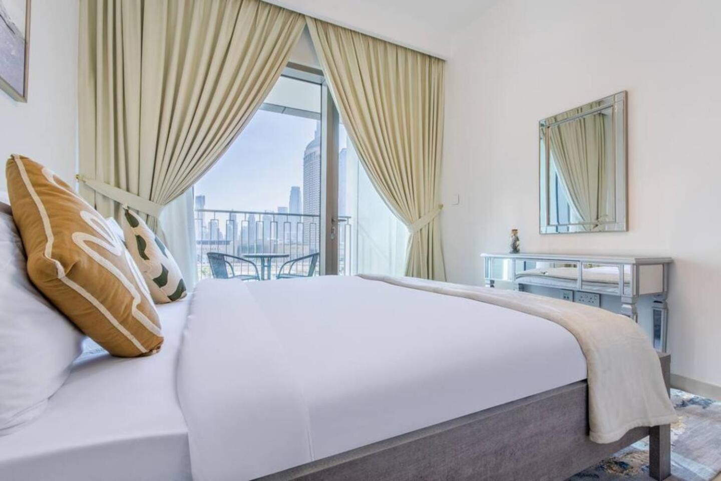3br Facing Mall 5 Min Walk To Burj Khalifa Apartment Dubai