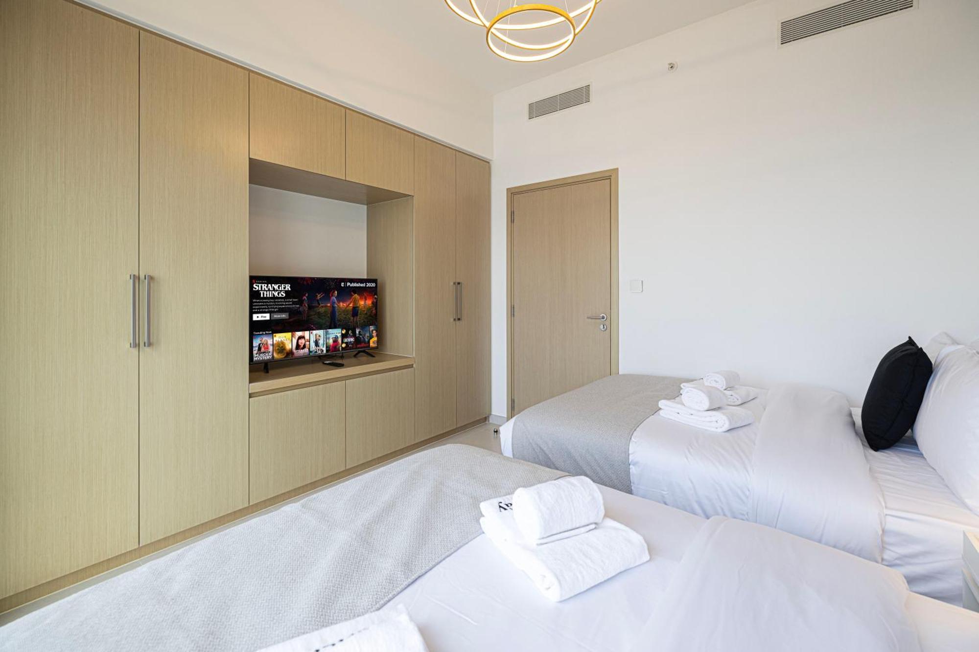 Smartstay At Burj Royale - Full Burj Khalifa View - Brand New Luxury Apartment