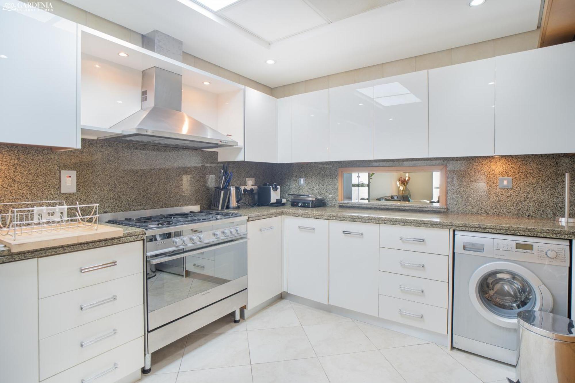 Apartment Gardenia Al Fattan Marine Suites: Beachfront Luxury With Sea Views Dubai