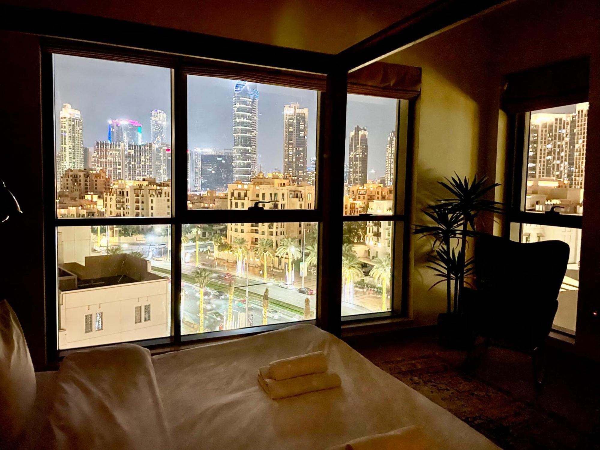 Apartment Cosy & Spacious 2 Bedroom L Magical Boulevard View L By Burj & Mall I Pool I Gym I Family Friendly Dubai