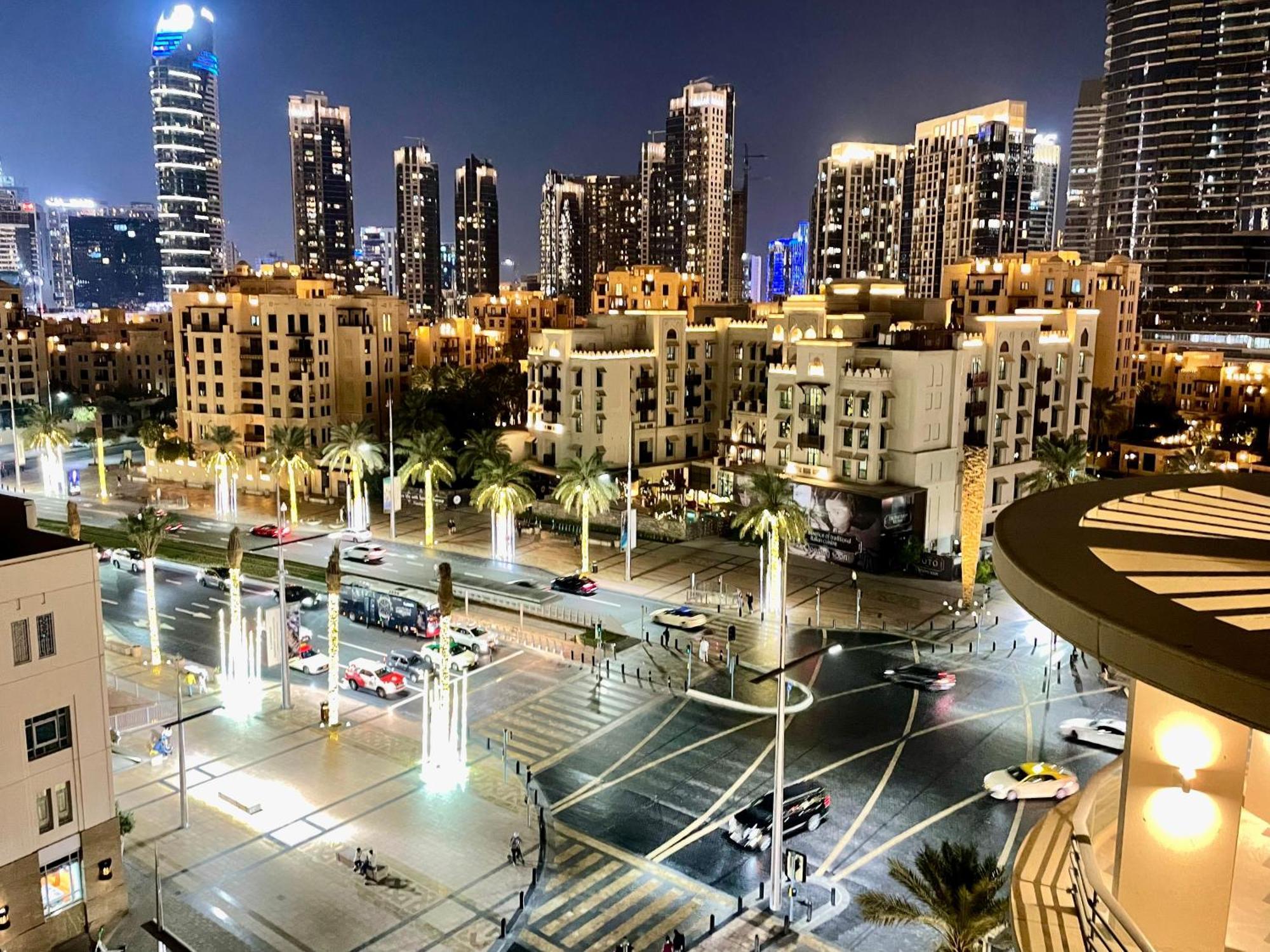 Cosy & Spacious 2 Bedroom L Magical Boulevard View L By Burj & Mall I Pool I Gym I Family Friendly