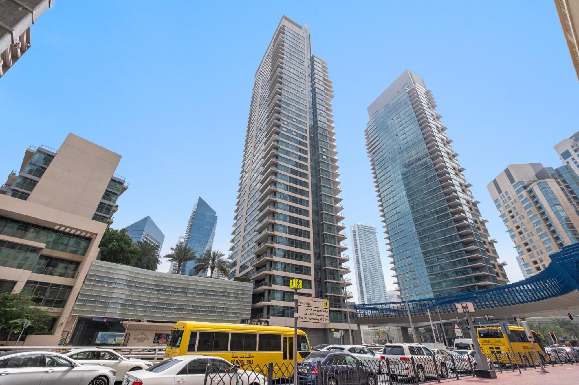 Apartment Modern Lush Getaway In Marina Dubai
