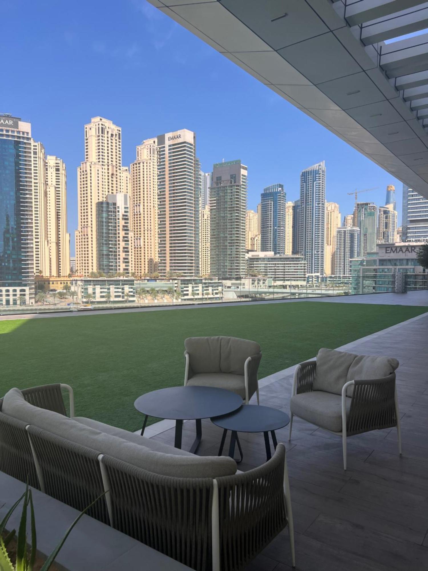 Luxe Nautical Style 2 Bd In Vida Yacht Club Apartment *
