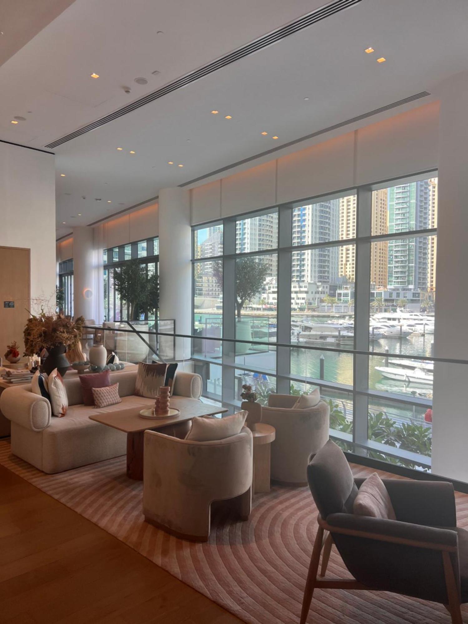 Apartment Luxe Nautical Style 2 Bd In Vida Yacht Club