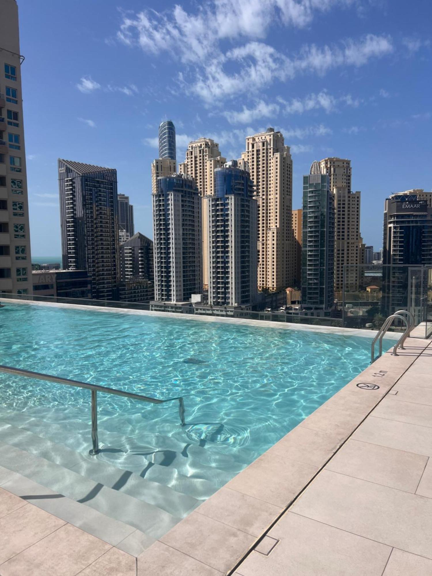 Luxe Nautical Style 2 Bd In Vida Yacht Club Apartment Dubai